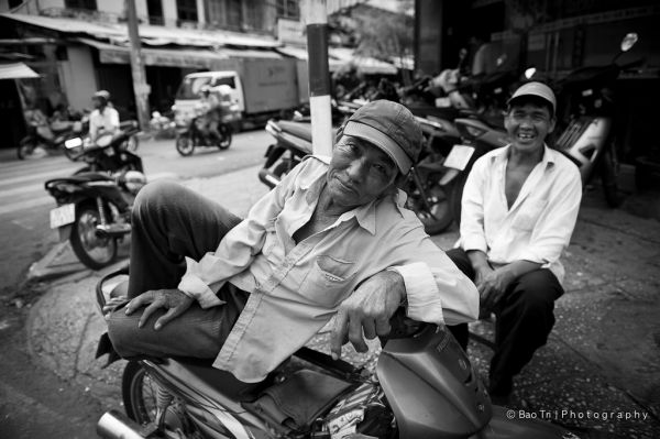 Bác xe ôm ở Chợ lớn Sài gòn (Explored #38) A Motorcycle Taxi rider in Chinatown Sai gon Viet Nam