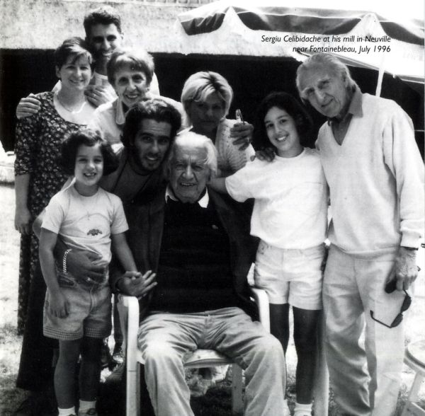 Celibidache cu familia, foarte aproape de a lua-o de la inceput
