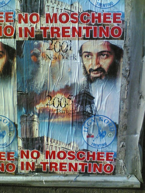 Manifesto della Lega Nord a Trento 'No moschee in Trentino'