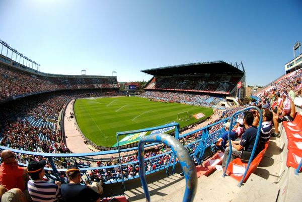 Estadio Vicente Calderón - full stadium for Atletico Madrid vs Osasuna