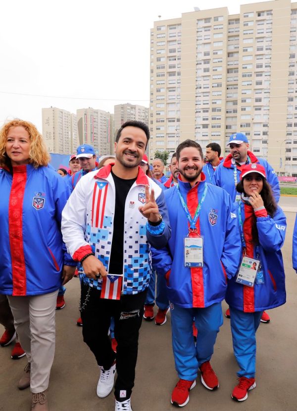 Luis Fonsi quedó maravillado con la Villa Panamericana y el cariño de los deportistas