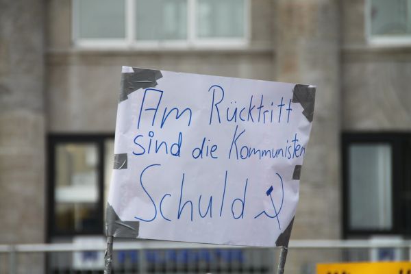 Die Kommunisten sind schuld!