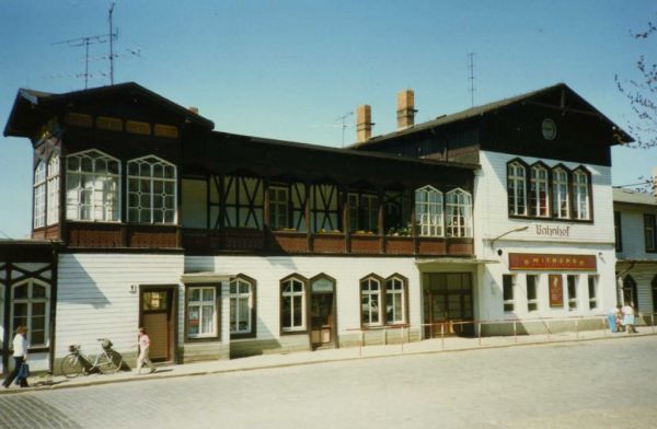 DR Bahnhof, Thale, Harz, DDR with Mitropa Gaststätte. May 1990