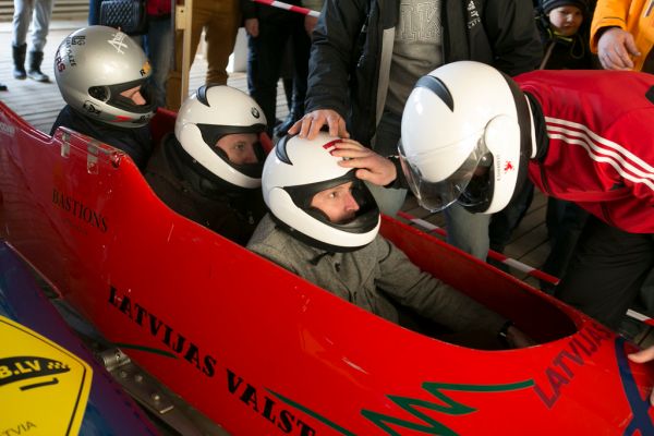 Saeimas deputāti piedalās ziemas sezonas noslēguma pasākumā Siguldā