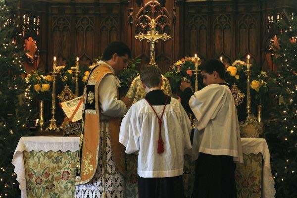 Christmas Mass 2009 at St. Jude R. C. Church (SSPX)