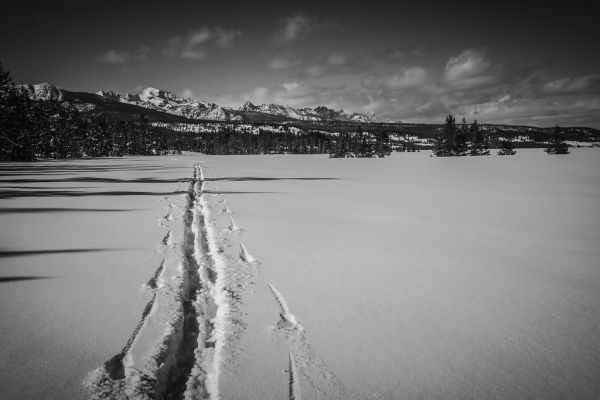 20170927-FS-SAWTOOTH_NRA-ESG-SKI_TRACKS _IN_THE_SAWTOOTH_RANGE