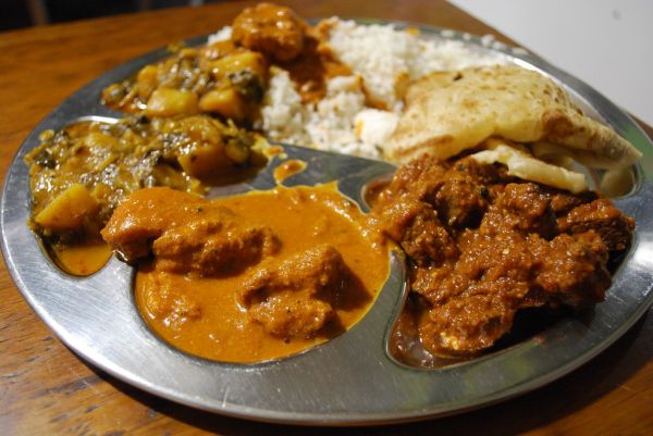 Butter Chicken, Beef Masala, Spinach+Potato, rice, roti - Zam Zam AUD8.50