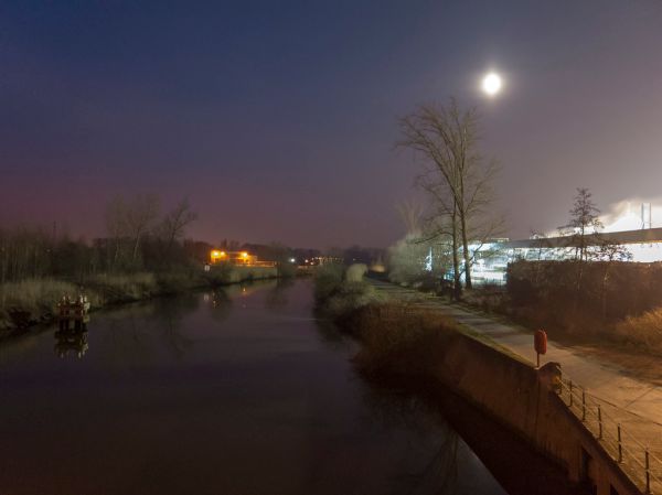 Blue hour at the Dender