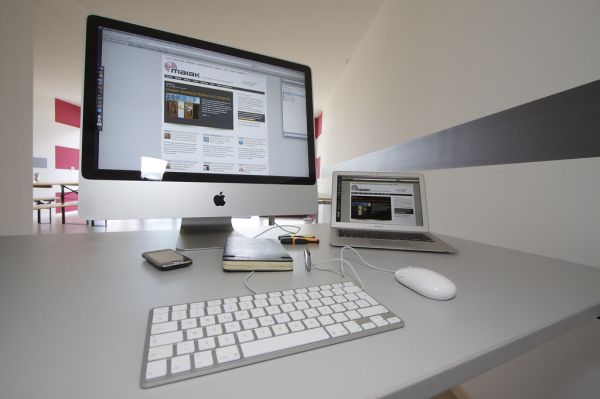 Der Arbeitsplatz im maiak-Büro