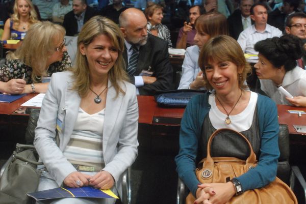 Tanja Pašić i Milica Delević na sednici Glavnog odbora DS