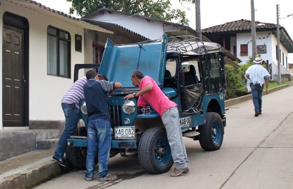 Auto má sedemdesiat rokov, niekedy sa môže pokaziť.
