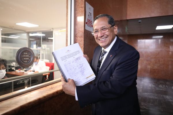 ASAMBLEÍSTA LUIS ALMEIDA PRESENTA PROYECTO DE LEY DE CONDONACIÓN DE DEUDAS DE LOS PEQUEÑOS Y MEDIANOS PRODUCTORES DEL SE