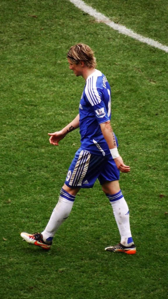 Fernando Torres turns his back