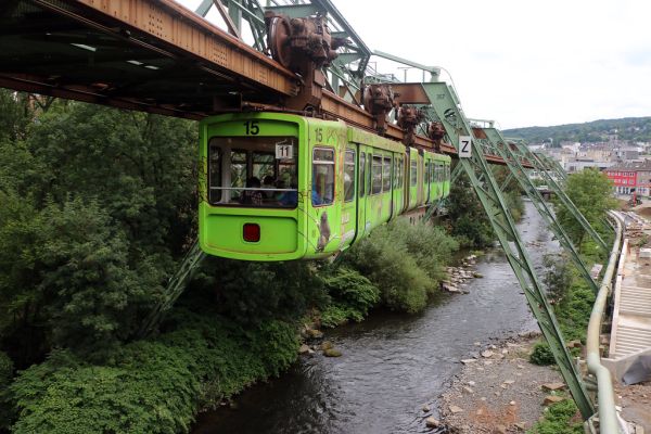 Wuppertaler Schwebebahn WSW GTW 72 / 15