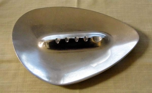 Vintage Brown & Bigelow 1950s-Era Aluminum Ashtray, Marked 'B&B. ST. PAUL MINN. U.S.A.', Measures 10.75 Inches Across