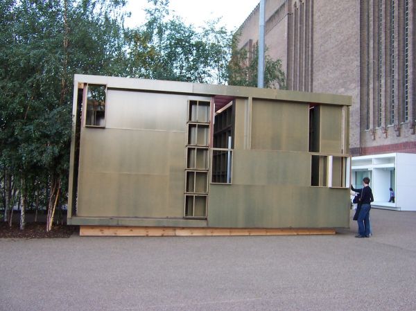 'Denkmal 53' by Jan De Cock, Outside Tate Modern