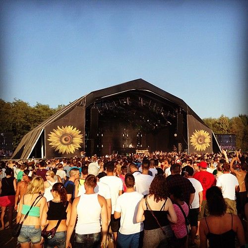 Mainact #Tiesto um 19:30 und alle sind auf den Beinen. #motion