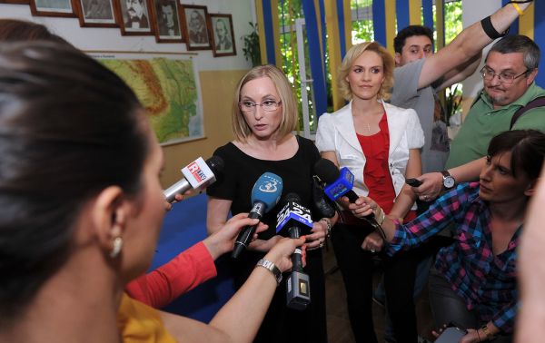 Victor Ponta, Daciana Sarbu, Gabriela Firea, Nicolae Banicioiu si Gabriela Szabo la Buftea 25.05 (15)