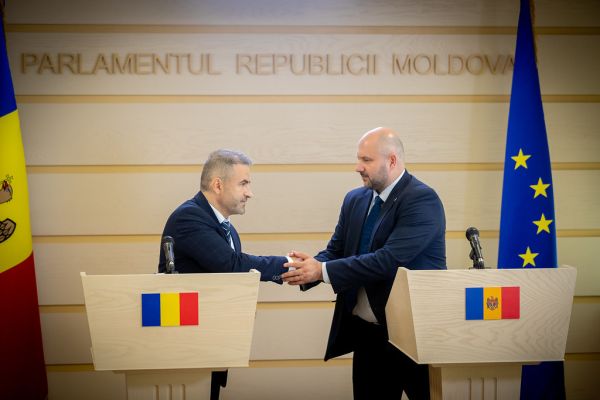 27.06.2023 - Briefing susținut de ministrul Energiei, Victor Parlicov, și secretarul de stat la Ministerul Energiei din 