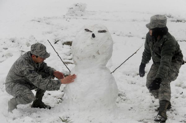 Spring snowstorm at Joint Base Andrews [Image 1 of 6]