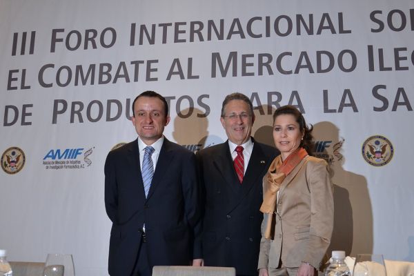Embajada de los Estados Unidos, AMIIF y COFEPRIS Lanzan Foro para Combate al Mercado Ilegal de Productos de Salud