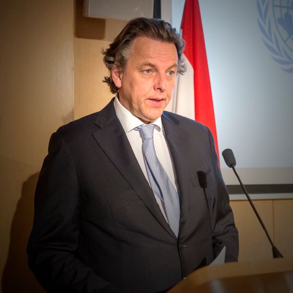 170309 Koenders experts bewijzenbank Syrië 0627