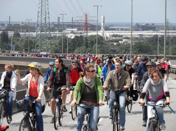 Ansturm der Fahrradmassen zur Köhlbrandbrücke