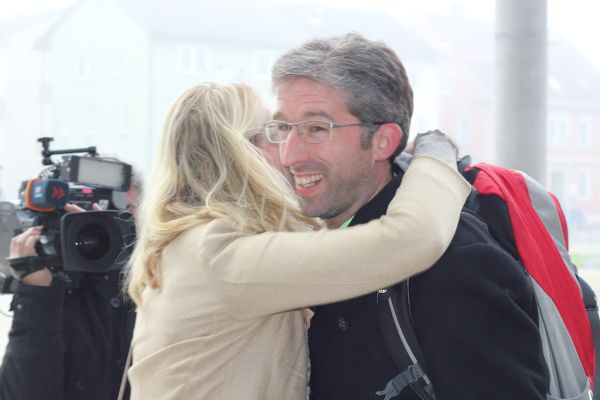 Boris Palmer wird von Thekla Walker begrüßt