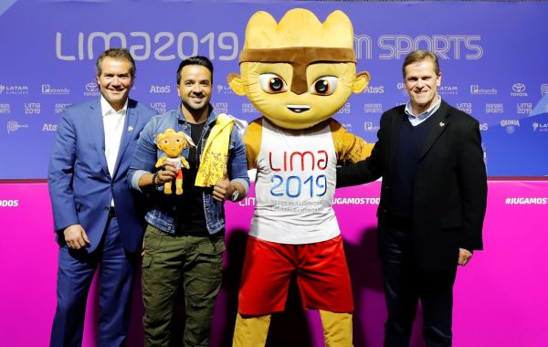 Luis Fonsi llegó al Perú para inaugurar los Juegos Panamericanos