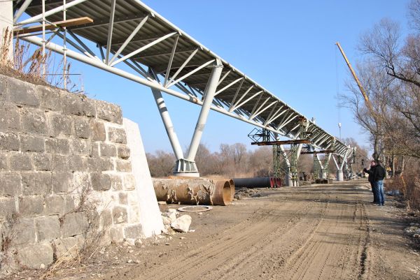 Výstavba cyklomosta pokračuje podľa plánu