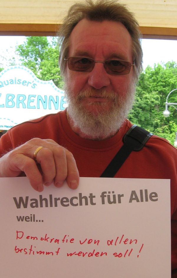 Fotoaktion 'Wahlrecht für Alle, weil...' bzw. 'Ich möchte wählen, weil...'