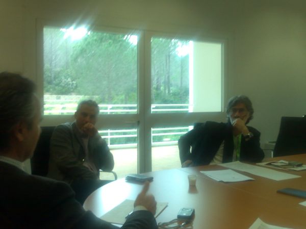 Luca de Biase in visita al parco tecnologico di Sardegna Ricerche