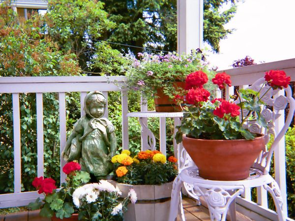 ghivece-diferite-balcon