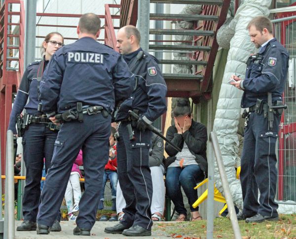 Flüchtlingsunterkunft-Siegen-Massenschlägerei-Polizei-Großeinsatz (6)