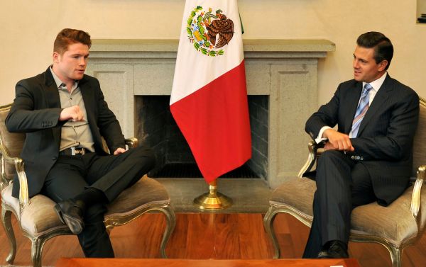 Visita del boxeador Saúl “Canelo” Álvarez a la Residencia Oficial de Los Pinos