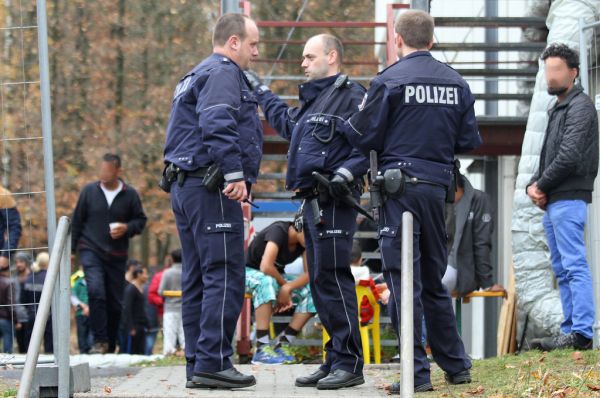 Flüchtlingsunterkunft-Siegen-Massenschlägerei-Polizei-Großeinsatz (7)