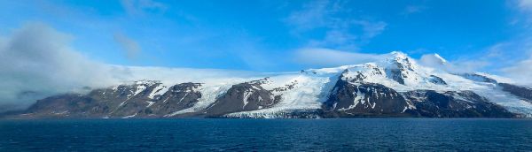 Van Mayen island with Berenberg volcano (70°N)