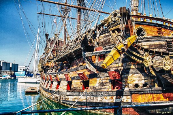 Galleon Neptune. Genoa. Il Galeone 'Neptune'. Genova. Галеон 'Нептун'. Генуя.