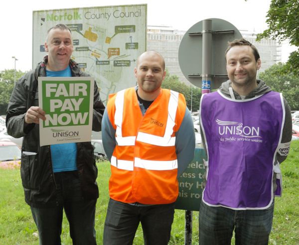UNISON strike pickets at County Hall Norwich 3