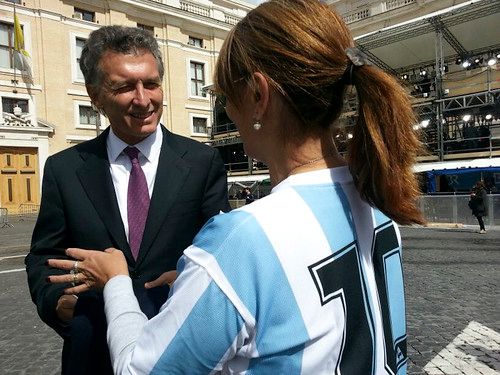 Mauricio Macri recorrió la Plaza de San Pedro luego de la misa del Papa Francisco