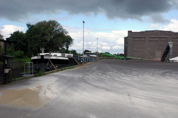 Ketzin - GMS Alja im Industriehafen