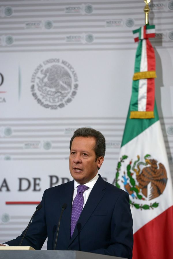 Conferencia de prensa conjunta con el Comisionado Federal para la Protección contra Riesgos Sanitarios (COFEPRIS), Mikel