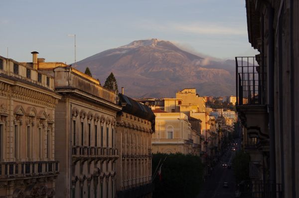 Morning on Via Etnea