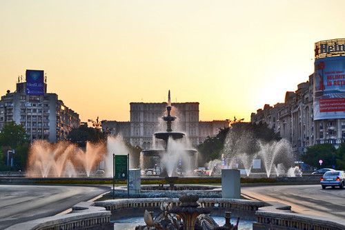 Destul de un spectacol pentru simturile si ca invitatul principal Palatul Parlamentului din Piata Unirii