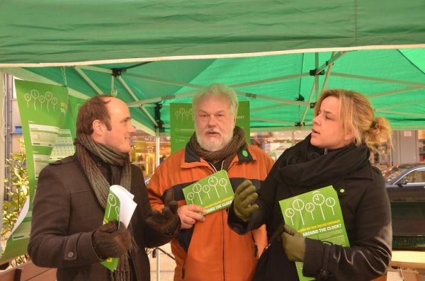 Der Landesvorsitzende der Grünen in NRW Sven Lehman, die Sprecherin des KV Düsseldorf, Mona Neubauer, und KV-Düsseldorf 