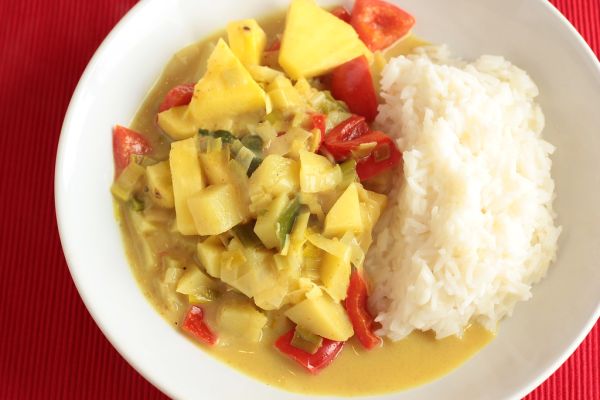 Gemüsecurry mit Ananas und Kokosmilch