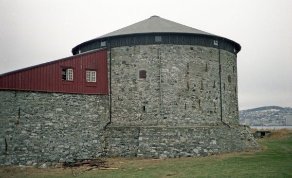 Tårnets ringmur, Munkholmen (1983)