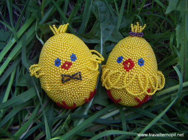 Things That Make My House A Home: Baby Chickens Beaded Easter Eggs from Ternopil, Western Ukraine