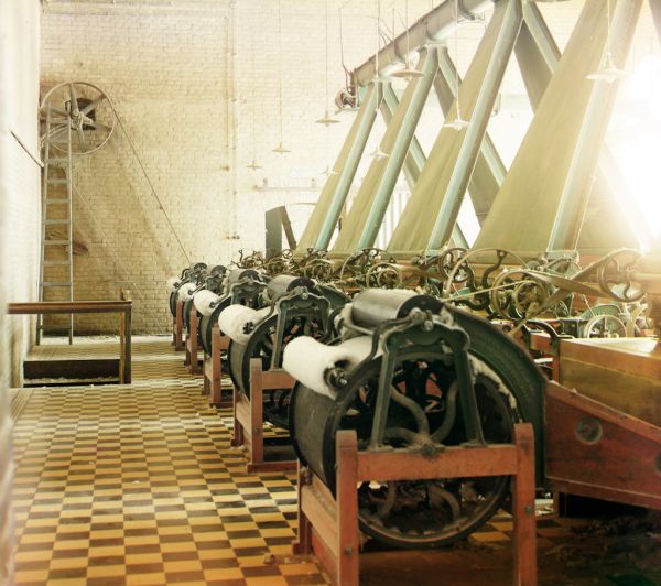 Sergei Prokudin-Gorskii: Cotton textile mill, probably in Tashkent, Russian Empire, ca. 1910