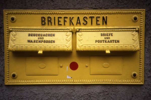 Arnstadt Postamt. Briefkasten Aug 1991